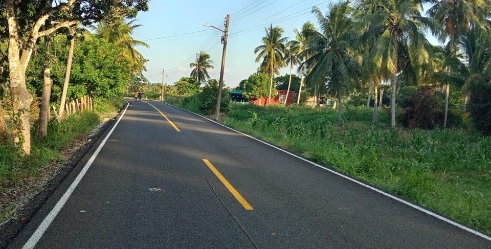 Fotografía de carretera asfaltada